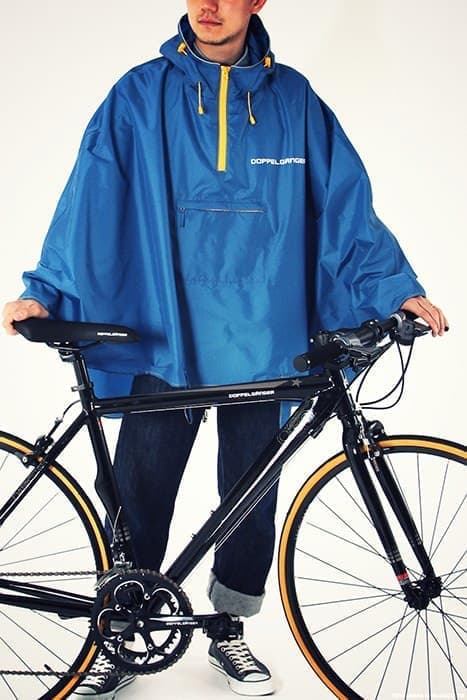 自転車での使用に特化した雨具「パッカブルレインポンチョ」