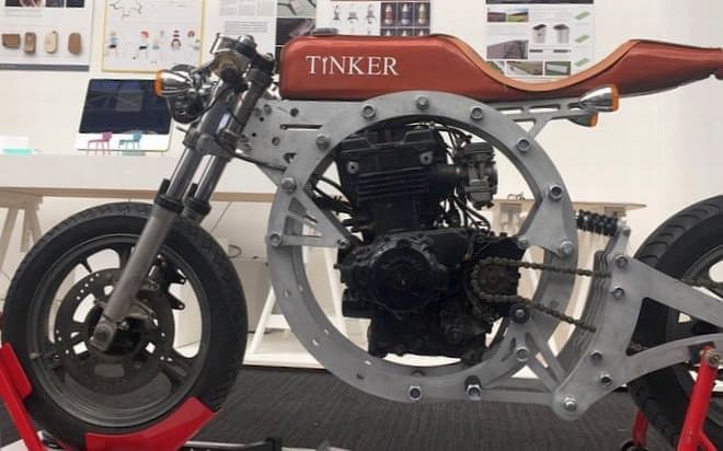 ダウンロード可能なオートバイ「Tinker」