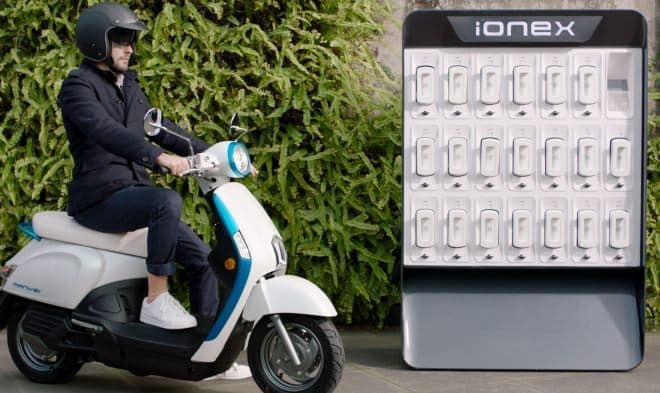 最大で200キロ走れる電動バイクKYMCOの「Ionex」
