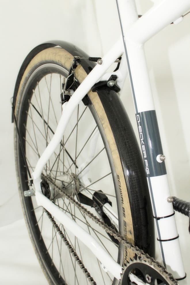 カーボンファイバー製の自転車用フェンダー「Flexi-Carbon」