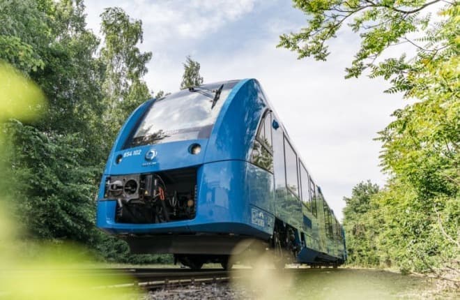 水素燃料電池によって走行する列車「Coradia iLint」