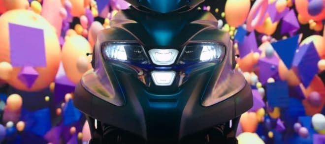 ヤマハがトリシティタイプの300ccスクーター「3CT」（プロトタイプ）を公開