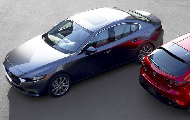 マツダ、新型「Mazda3」を世界初公開―走る、曲がる、止まるを、もっと自然に