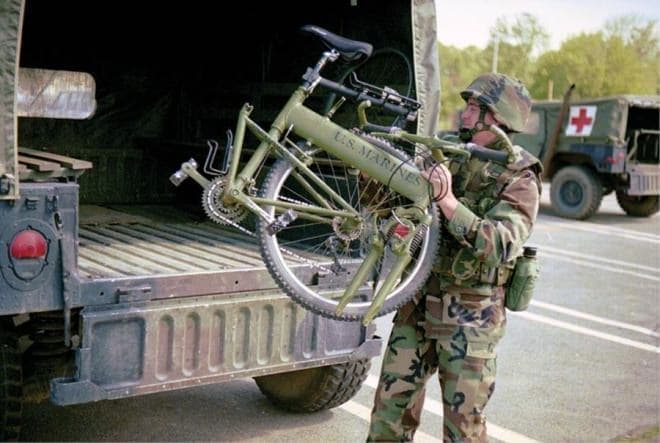 “パラシュート部隊”と名付けられた折り畳み自転車、モンタギューバイクの「PARATROOPER」シリーズ