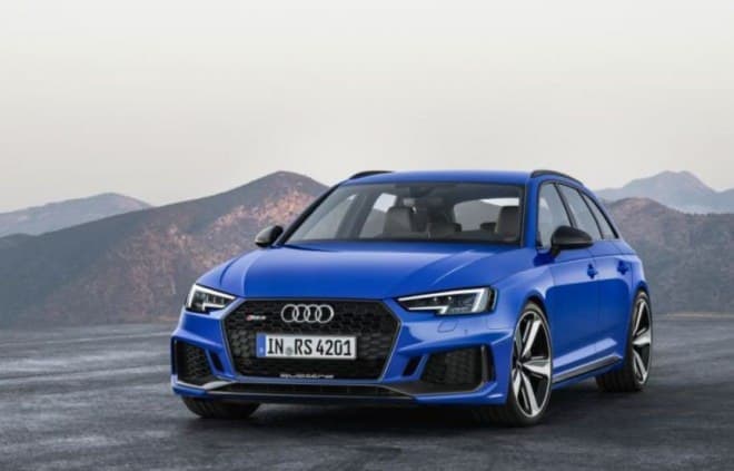 Audi、新型「RS 4 Avant」発売