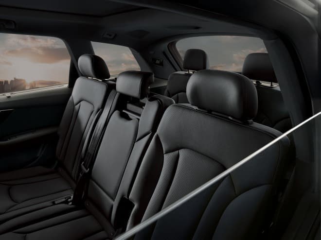 AudiのプレミアムSUV「Q7」に、限定モデル「black styling」