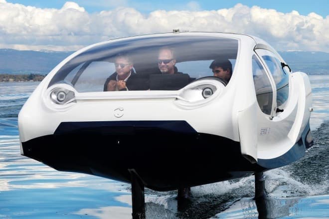 水中翼船も電動化へ―SeaBubblesの「Bubble Taxi」