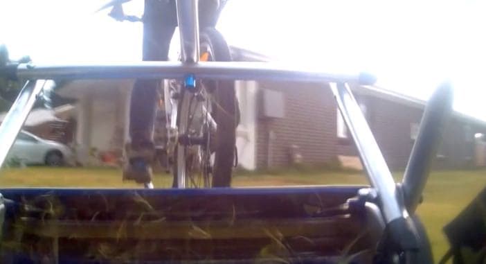 自転車に取り付けるトレーラータイプの芝刈り機「Cycle Mower X」