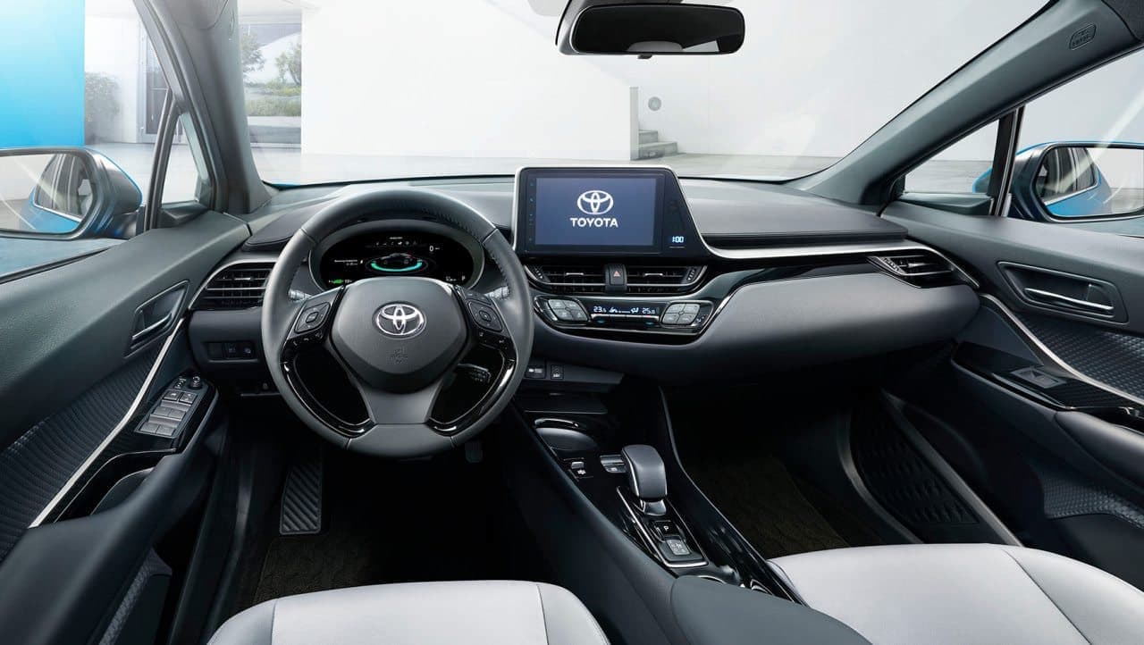 トヨタ、「C-HR」「IZOA」の電気自動車を上海モーターショーで世界初披露