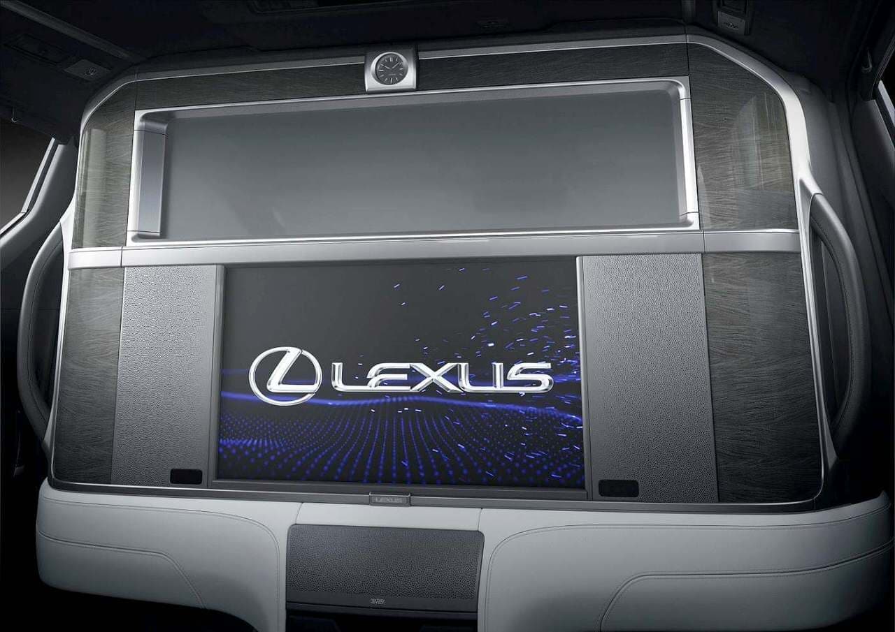 LEXUSがミニバン「LM300h」を上海モーターショーで公開
