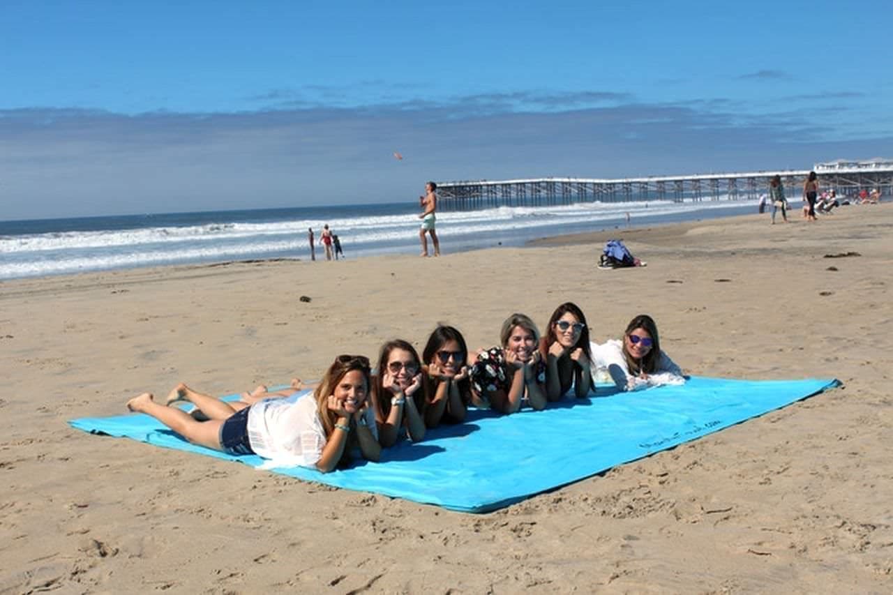 世界最大のビーチタオル「Monster Towel」