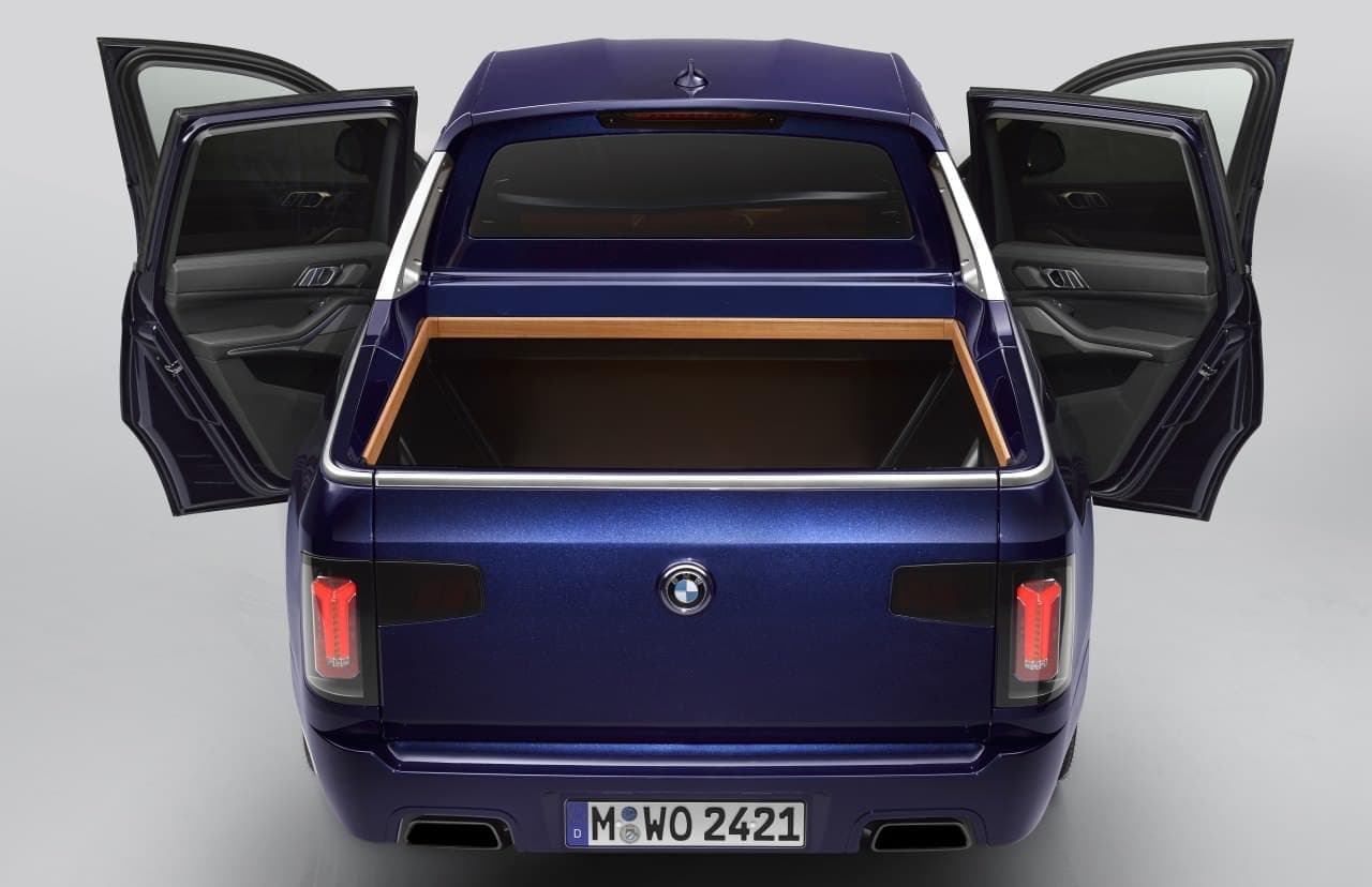 BMW X7をトランポに魔改造 ― どこにでも行ける組み合わせ「X7 Pick-up」＋「F 850 GS」
