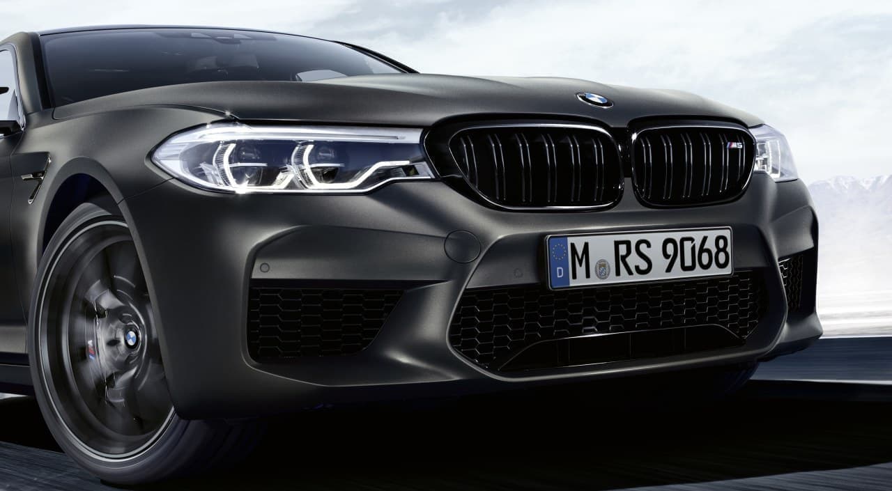 BMW M5誕生35周年を記念した特別限定車「BMW M5 35 Jahre Edition（フュンフ・ドライシッヒ･ヤーレ）」