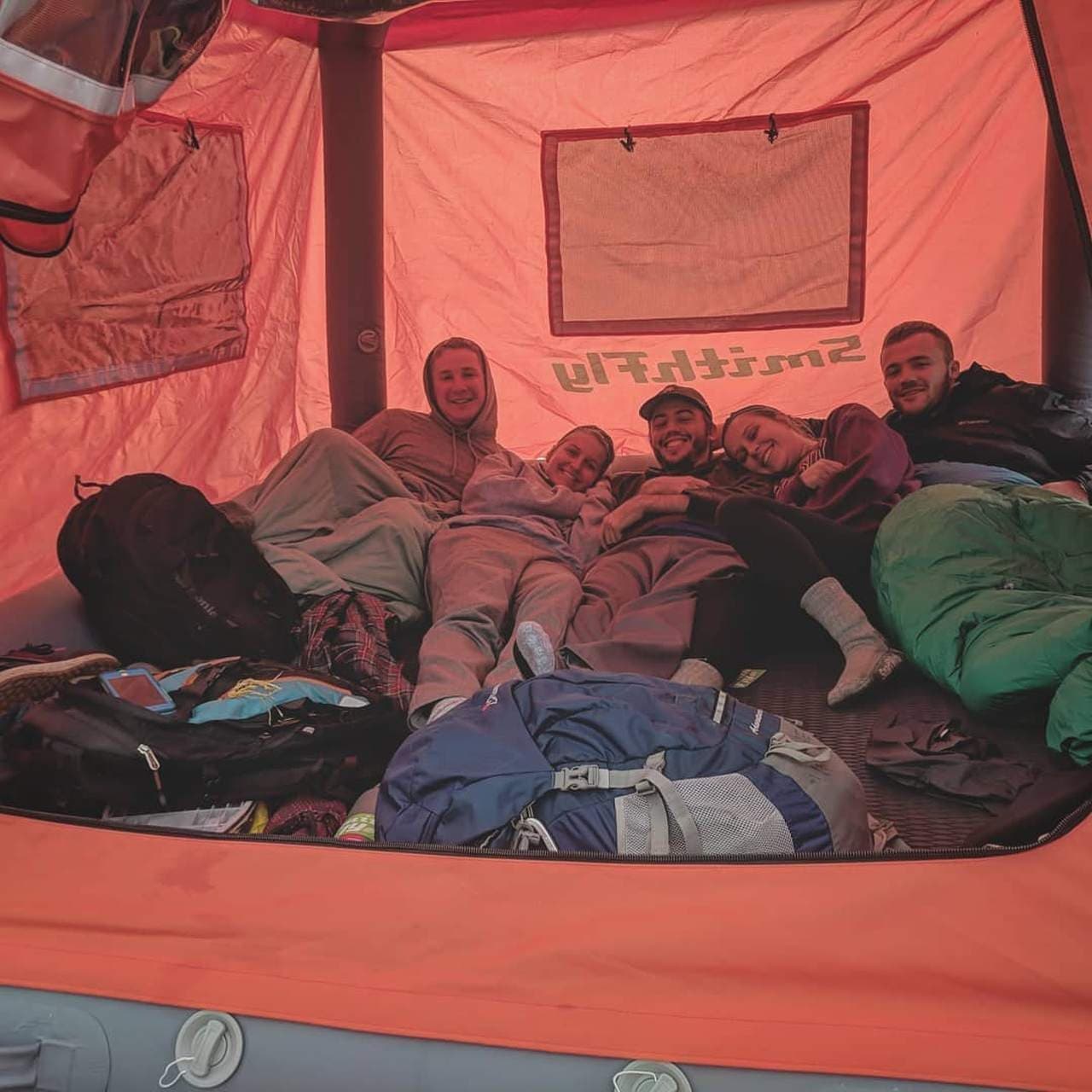水面に設営するテント「Shoal Tent」