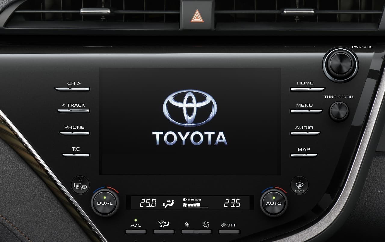 トヨタ「カムリ」、スマホのアプリがクルマで使える「ディスプレイオーディオ」が標準装備に
