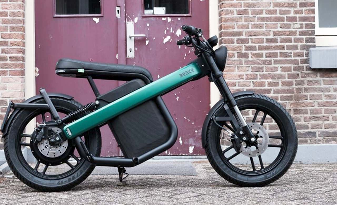 フル充電で160キロ走れる電動バイク「Brekr Model B」