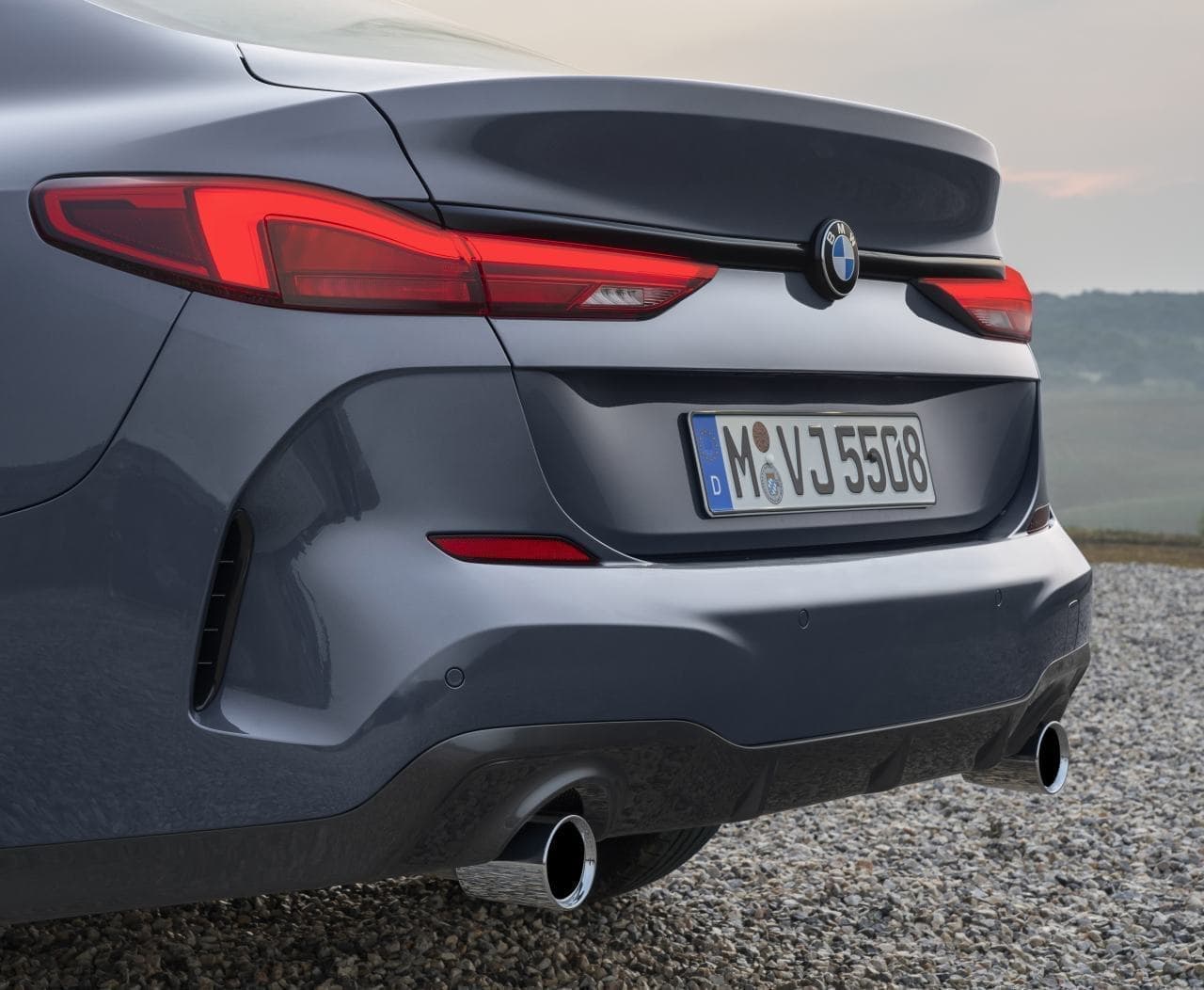 BMWが2シリーズ「グランクーペ」を公開