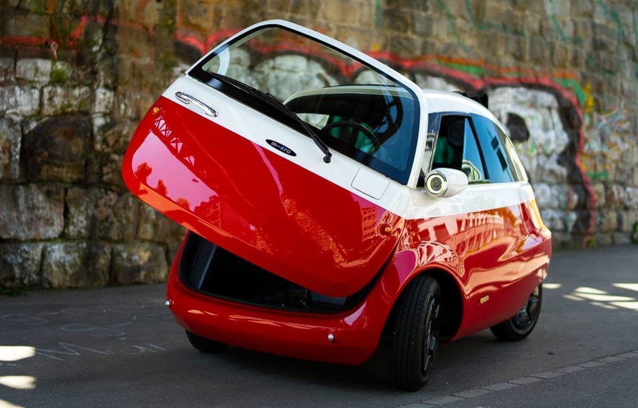 前から乗り降りできる電気自動車「Microlino」、東京モーターショーに登場