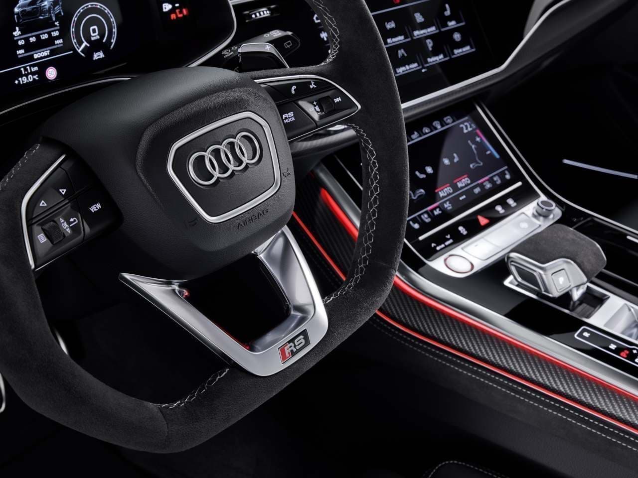 AudiのSUVクーペ「Q8」にパワフルな「RS」