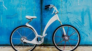 3秒で折り畳める電動アシスト自転車「Gi Bike」―坂の多い街での自転車通勤におススメ！