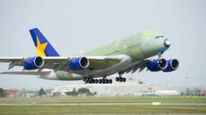 スカイマークのエアバス A380 初号機、初飛行を終了