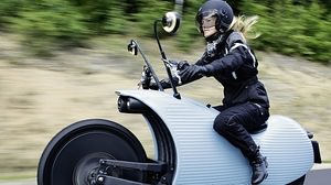 カタツムリみたいな電動バイク「Johammer J1」―航続距離は電動バイク初の200キロ超え！