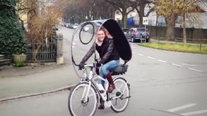 30秒で自転車を屋根付きにする「Dryve」―ゲリラ豪雨の日の自転車通勤におススメ