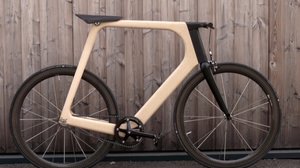木製の軽量でシンプルな自転車「ARVAK」