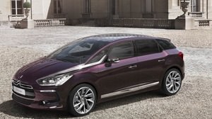 シトロエン DS 5 の限定車「Faubourg Addict」、深紫色の専用カラー「Whisper」をまとって登場