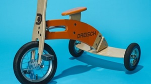 身体を傾けて曲がる三輪車「Dreisch」 ― 子どもに正しいカーブの曲がり方を教えよう