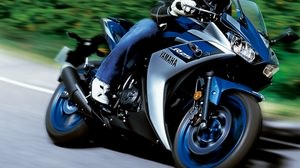 ヤマハ、カウル付き250cc スポーツバイク「YZF-R25」を12月15日販売開始