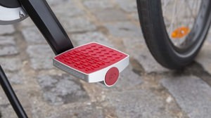 自転車泥棒への挑戦？ ― GPS 搭載の自転車用ペダル「Connected Cycle」、CES 2015に登場