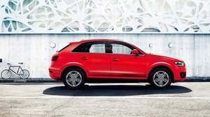 Audi Q3 に鮮やかなミサノレッドを採用した「Audi Q3 color selection－Misano Red」、120台限定発売