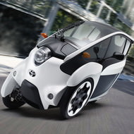 未来の3輪車、トヨタ「i-ROAD」試し乗りできます--都内でカーシェアリングへ