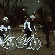 サイクリストよ、もっと光れ！―夜間の自転車事故を減らすスプレー「Life Paint」