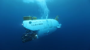 神秘の「熱水域」へ--潜水調査船「しんかい6500」完成25周年で記念ダイブ、ネット生中継も