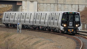 ワシントンの地下鉄を「カワサキ」の列車が走る--初編成を引き渡し
