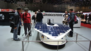 日本のソーラーレースカー「プラクティス」、上海国際モーターショーに出展