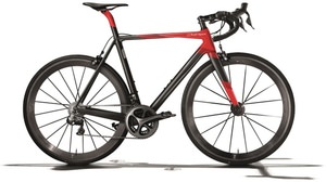 アウディ、重さわずか5.8キロの自転車「Audi Sport Racing Bike」を公開―価格は約237万円