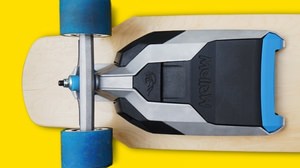 お気に入りのスケートボードを“電動スケートボード”に変える「Mellow」