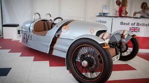 レトロフューチャー！最新だけど古風な電動3輪車「The EV3」、英国でお披露目