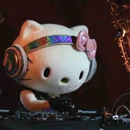 DJ Hello Kitty、今年も登場？―サンリオピューロランドのオールナイトハロウィンパーティ「PINK sensation 2015」開催決定