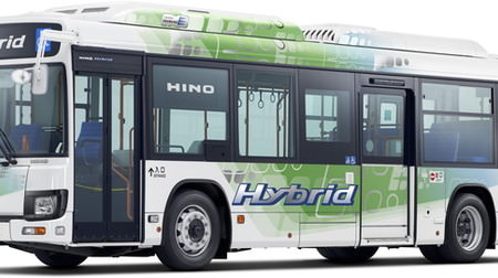 大型バス、進む「エコカー」化―日野「ブルーリボン」は電気だけでも走れるハイブリッド車に
