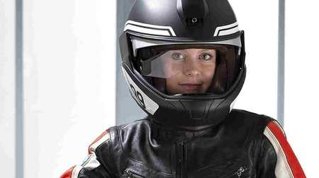 BMWがHUD付きバイク用ヘルメットのプロトタイプを発表―バイク間でのデータ通信を可能に