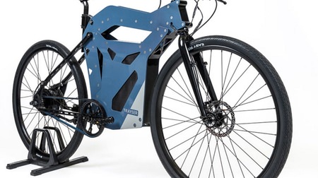 自転車通勤で目立つ！―アルミ板フレームの電動アシスト自転車「Trayser」