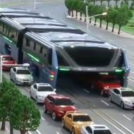 中国では、バスはクルマをまたいで走る？―「Transit Elevated Bus」、年内にも試験走行開始へ