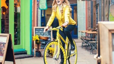 服の色を自転車の色とコーディネート ― パンクしないタイヤを採用した通勤者向けの「Urbanized」