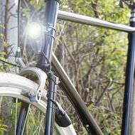渦電流を活用 － バッテリーのいらない自転車用ライトReelight「NOVA」
