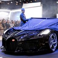 世界一高価な新車 ― ブガッティ設立110周年を祝う「La Voiture Noire（黒いクルマ）」、お値段13億8,000万円