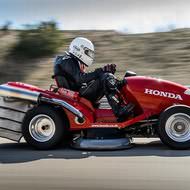 芝刈り機だけど190馬力！ ― ホンダが芝刈り機の世界最速記録更新に向け再始動 スーパーバイクのエンジン搭載